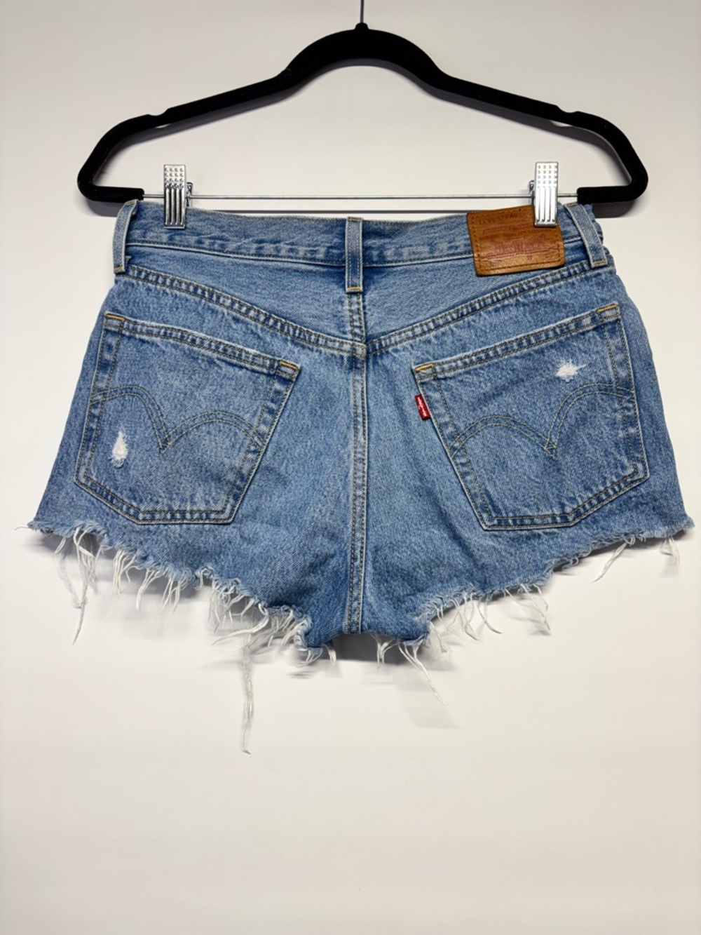 ✨Levi's Premium 501 Denim Luxor Light Wash Short Size 26 - Picture 6 of 15